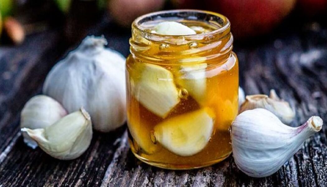 Was passiert wenn du Knoblauch und Honig auf leeren Magen isst für 7 Tage !!